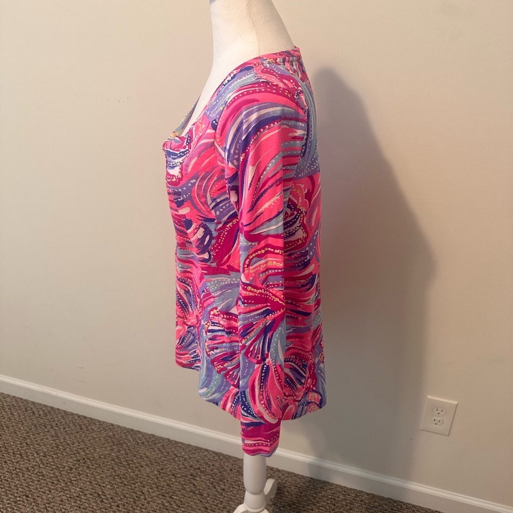 Lilly Pulitzer Sorella Long Sleeve Henley Top Oh My Guava Size Medium - Picture 2 of 6